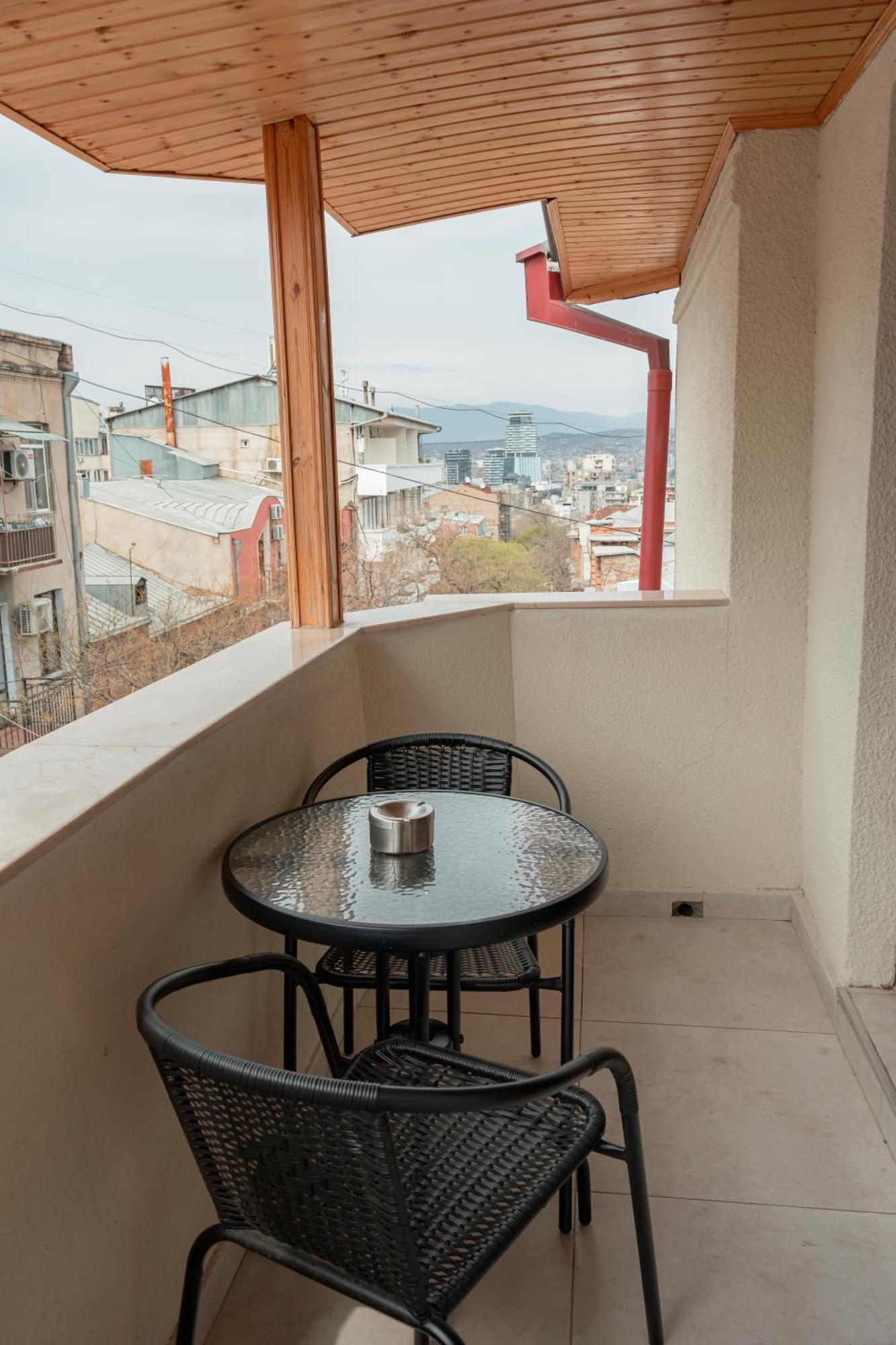 Hotel Well Inn Tbilisi Eksteriør billede